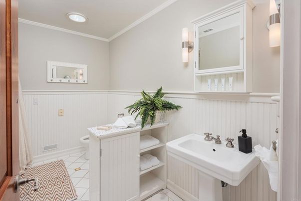 Bathroom, Interior, Recessed Lighting