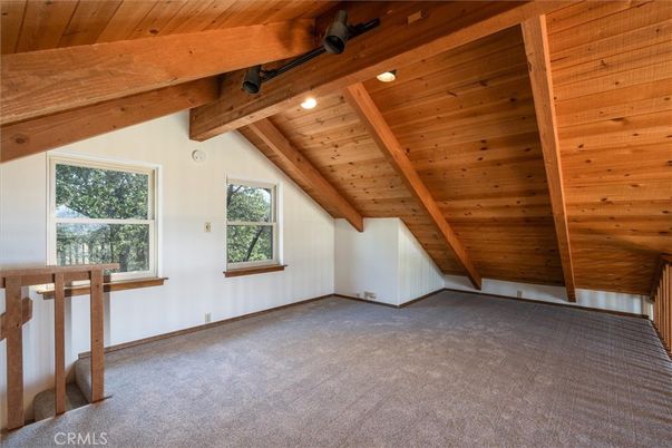 Empty room, Interior, Wooden Beams, Wooden Ceilings