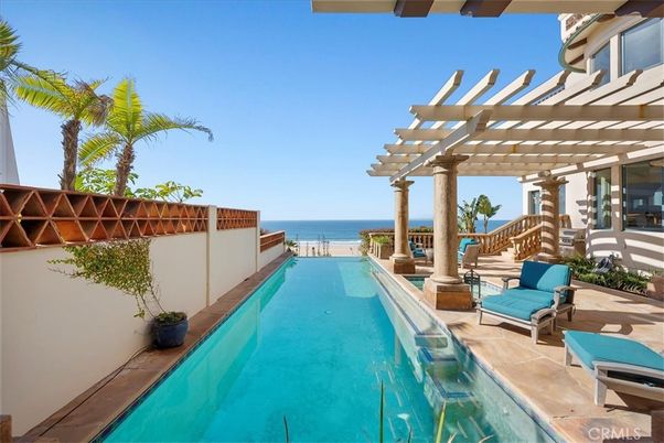 Exterior, Pool, Water