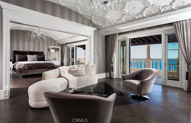 Bedroom, Chandelier, Interior, Living room, Water, Wood Texture Flooring