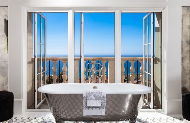 Bathroom, Free Standing Baths, Interior, Water