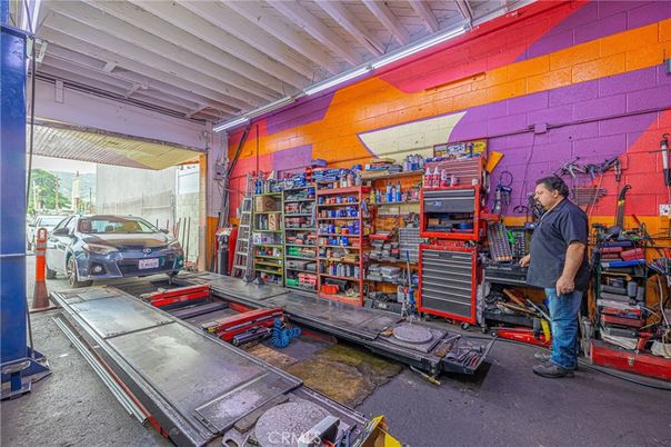 Garage, Interior
