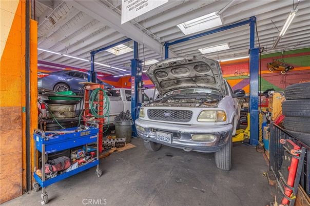 Garage, Interior