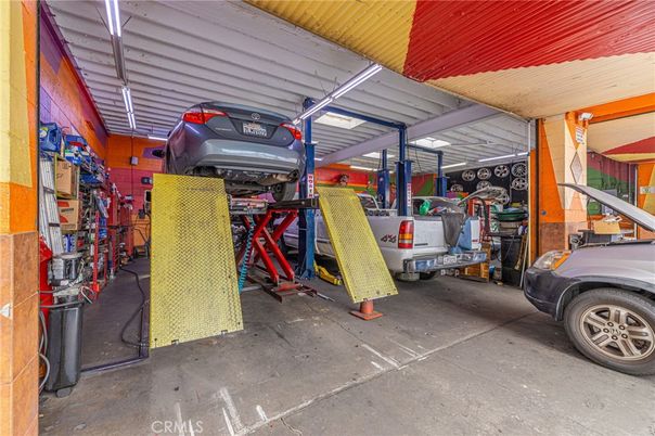 Garage, Interior