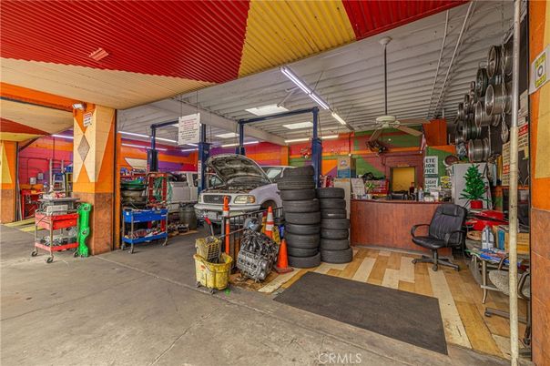 Garage, Interior