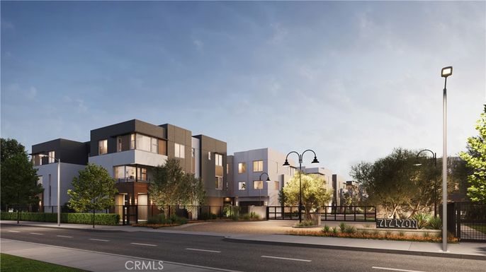 Exterior, Facade, Modern