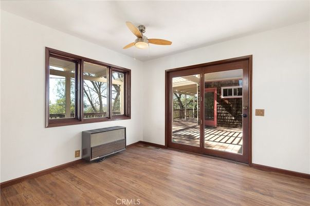 Empty room, Interior, Wine Storage, Wood Texture Flooring
