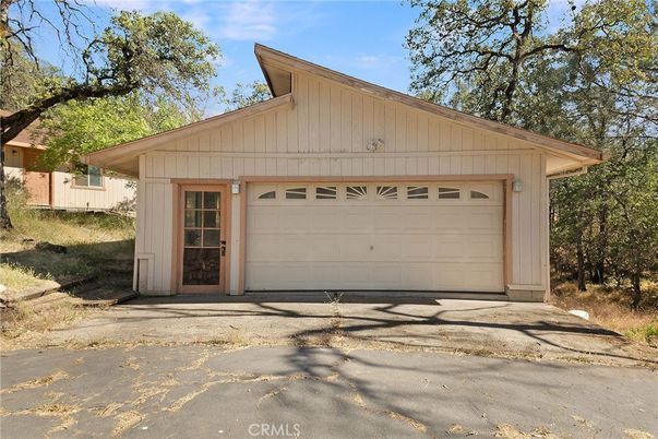 Detached Garage, Exterior