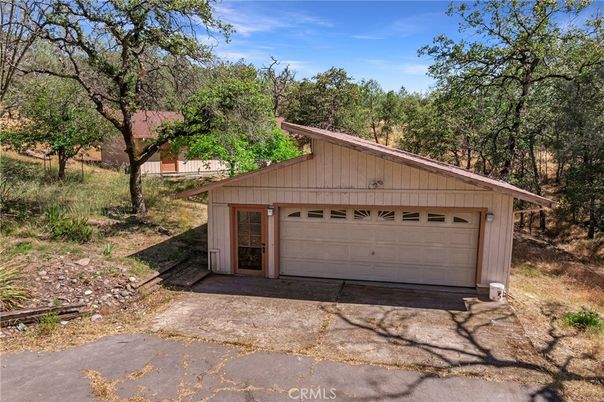 Detached Garage, Exterior