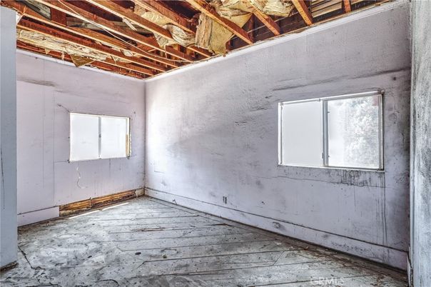 Empty room, Interior, Wooden Beams