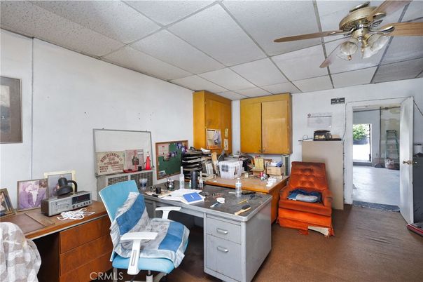 Home Office, Interior