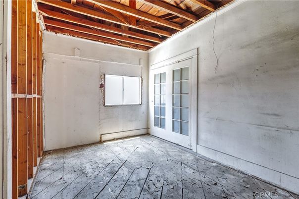 Empty room, Interior, Wooden Beams, Wooden Ceilings