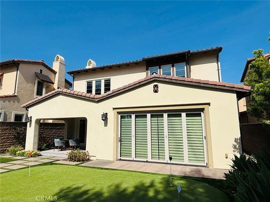 Attached, Exterior, Facade, Mediterranean