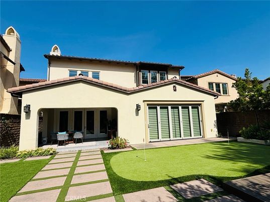 Attached, Exterior, Facade, Mediterranean