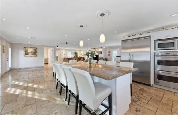 Interior, Kitchen, Living room, Pendant Lights, Recessed Lighting, Stainless Steel Appliances