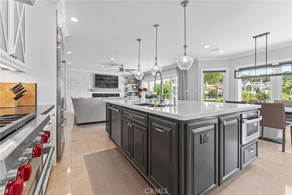 Dining room, Interior, Kitchen, Pendant Lights, Recessed Lighting, Stainless Steel Appliances