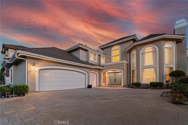 Attached, Exterior, Facade, Mediterranean