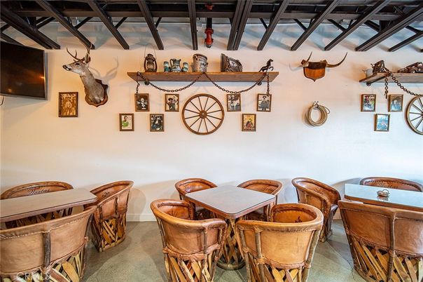 Dining room, Interior