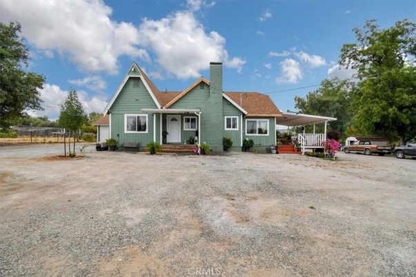 Backyard, Exterior, Facade, Cape Cod