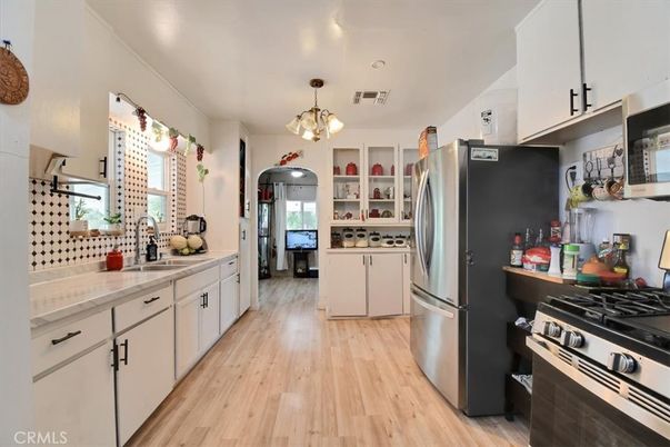 Interior, Kitchen, Pendant Lights, Wood Texture Flooring