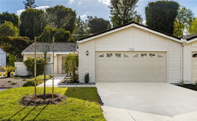 Attached, Exterior, Facade, Ranch