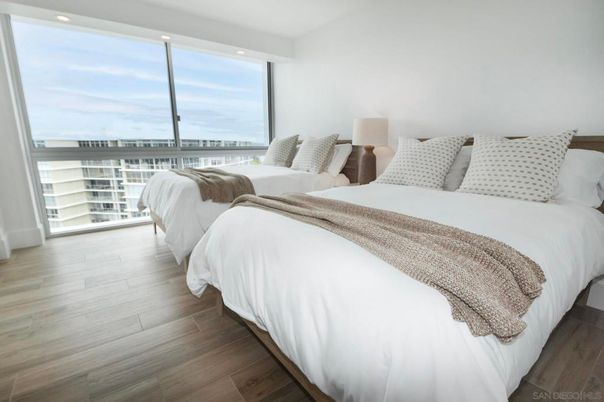 Bedroom, Interior, Recessed Lighting, Water, Wood Texture Flooring