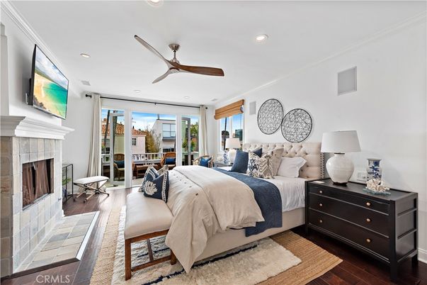 Bedroom, Fireplace, Interior, Recessed Lighting, Wood Texture Flooring