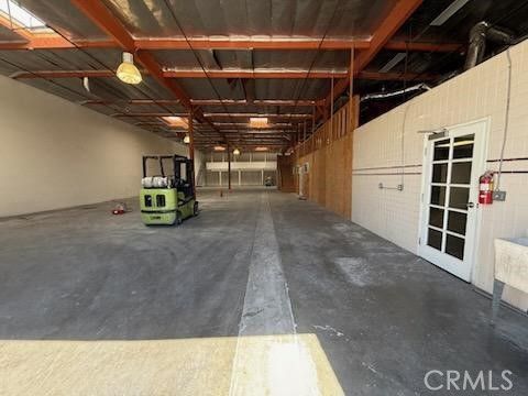 Garage, Interior, Wooden Beams