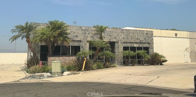 Exterior, Facade, Modern