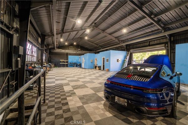 Garage, Interior