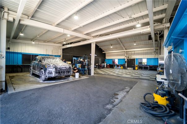 Garage, Interior