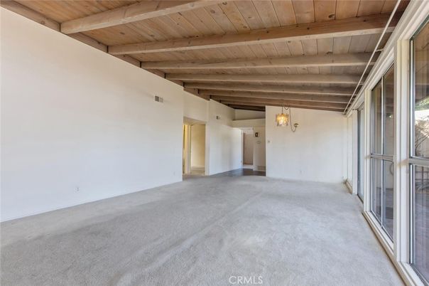 Empty room, Interior, Pendant Lights, Wooden Beams, Wooden Ceilings