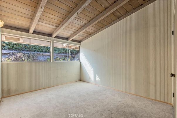 Empty room, Interior, Wooden Beams, Wooden Ceilings