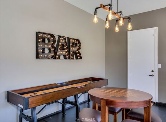 Game Room, Interior