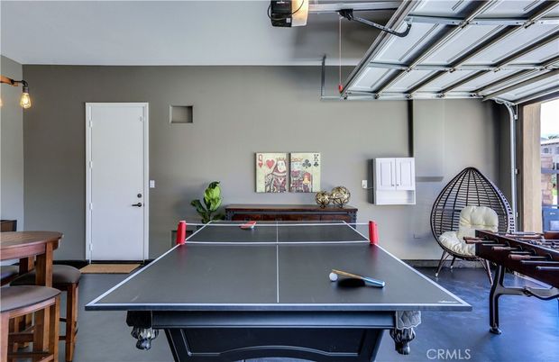 Game Room, Interior