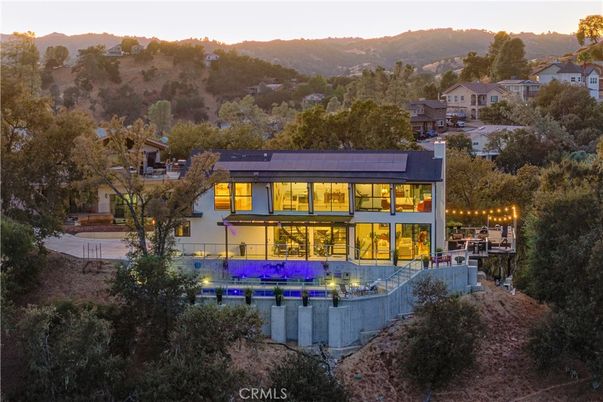 Exterior, Facade, Solar Panels, Modern