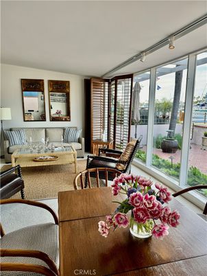 Interior, Living room, Water