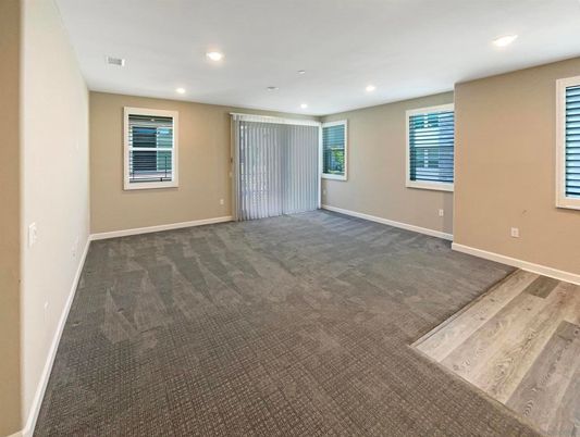 Empty room, Interior, Recessed Lighting