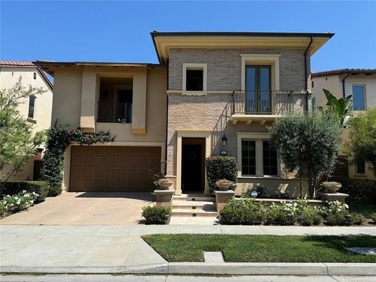 Attached, Exterior, Facade, Mediterranean
