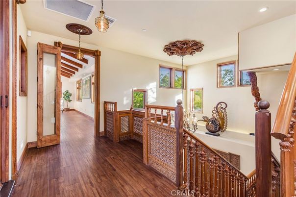 Interior, Pendant Lights, Recessed Lighting, Wood Texture Flooring