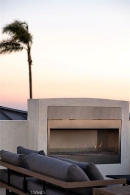 Exterior, Fireplace