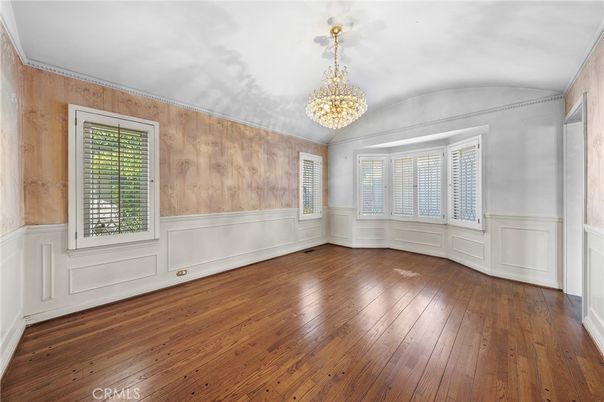 Chandelier, Empty room, Interior, Wood Texture Flooring