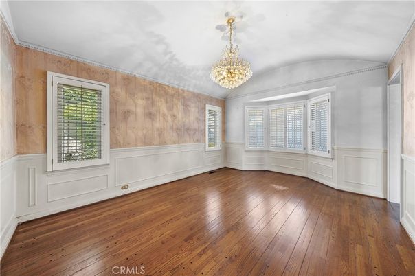 Chandelier, Empty room, Interior, Wood Texture Flooring