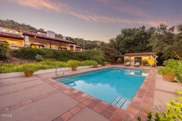 Exterior, Pool