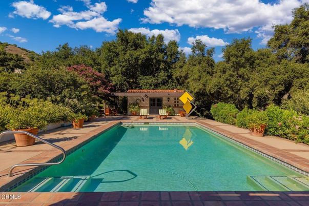 Exterior, Pool
