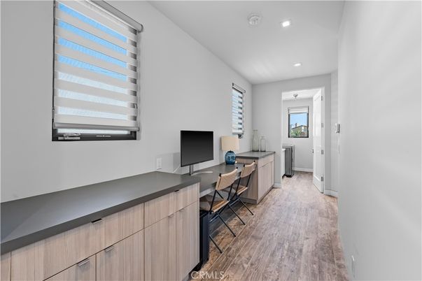 Home Office, Interior, Recessed Lighting, Wood Texture Flooring