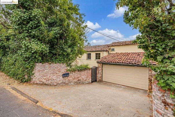 Detached Garage, Exterior