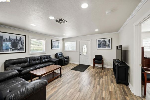 Interior, Living room, Recessed Lighting, Wood Texture Flooring