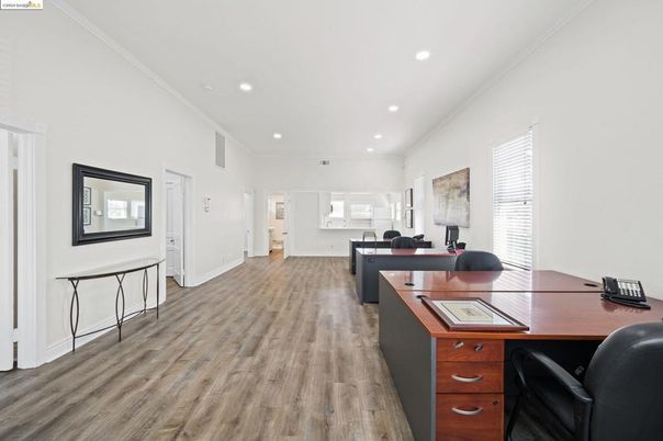 Home Office, Interior, Recessed Lighting, Wood Texture Flooring