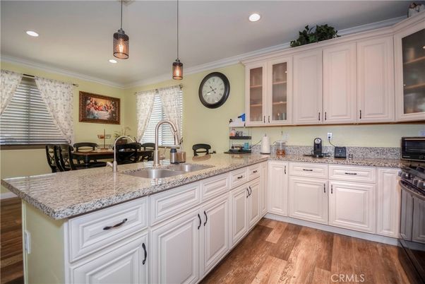 Dining room, Interior, Kitchen, Pendant Lights, Recessed Lighting, Wood Texture Flooring